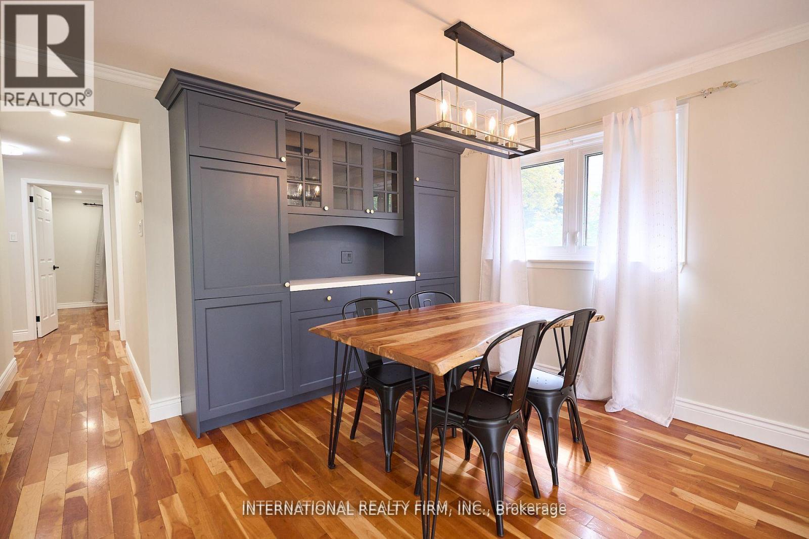 2292 Devon Road, Oakville, ON - Indoor Photo Showing Dining Room