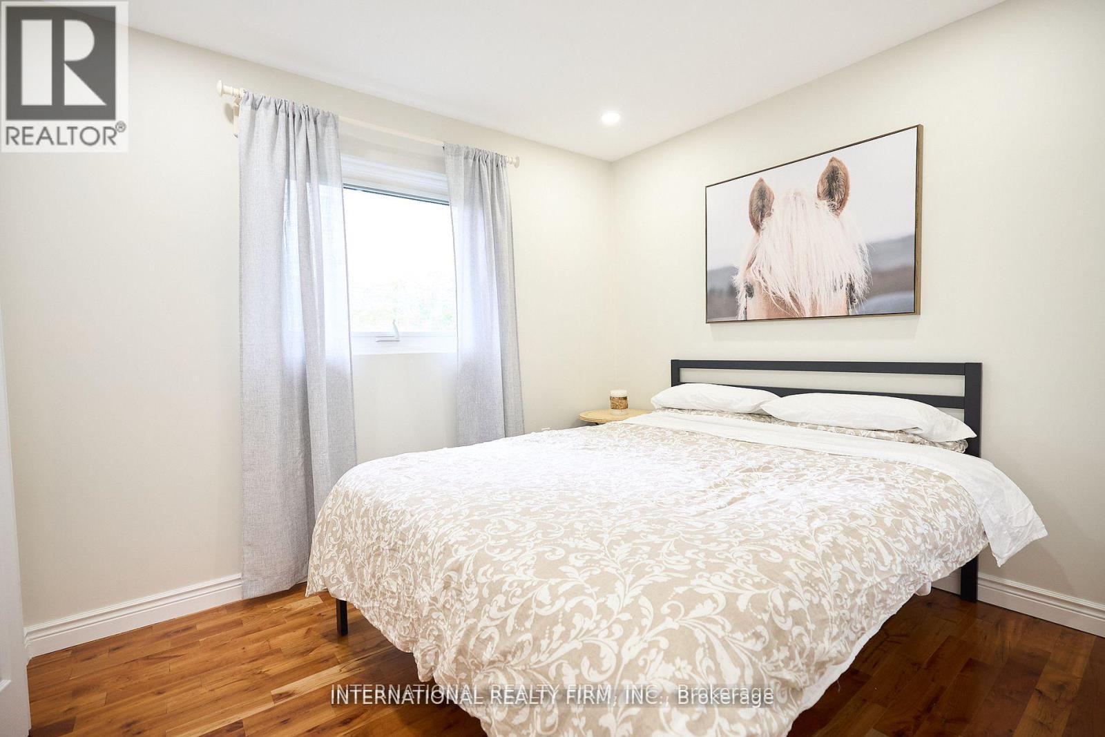 2292 Devon Road, Oakville, ON - Indoor Photo Showing Bedroom