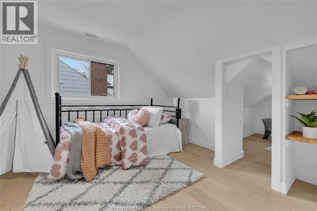 2250 Moy, Windsor, ON - Indoor Photo Showing Bedroom