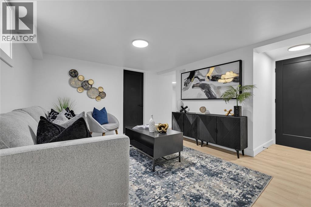 2250 Moy, Windsor, ON - Indoor