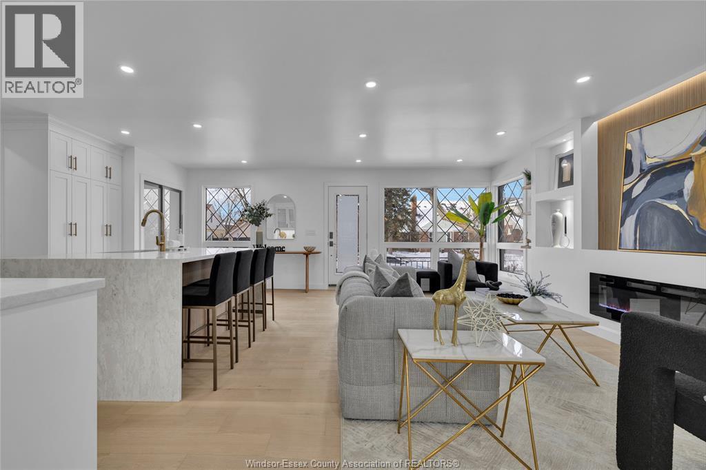 2250 Moy, Windsor, ON - Indoor Photo Showing Other Room