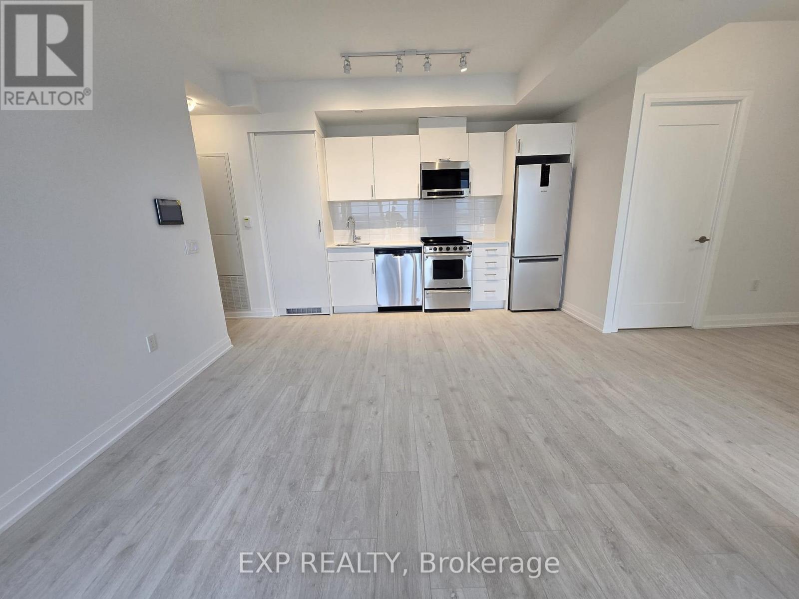 419 - 412 Silver Maple Road, Oakville, ON - Indoor Photo Showing Kitchen