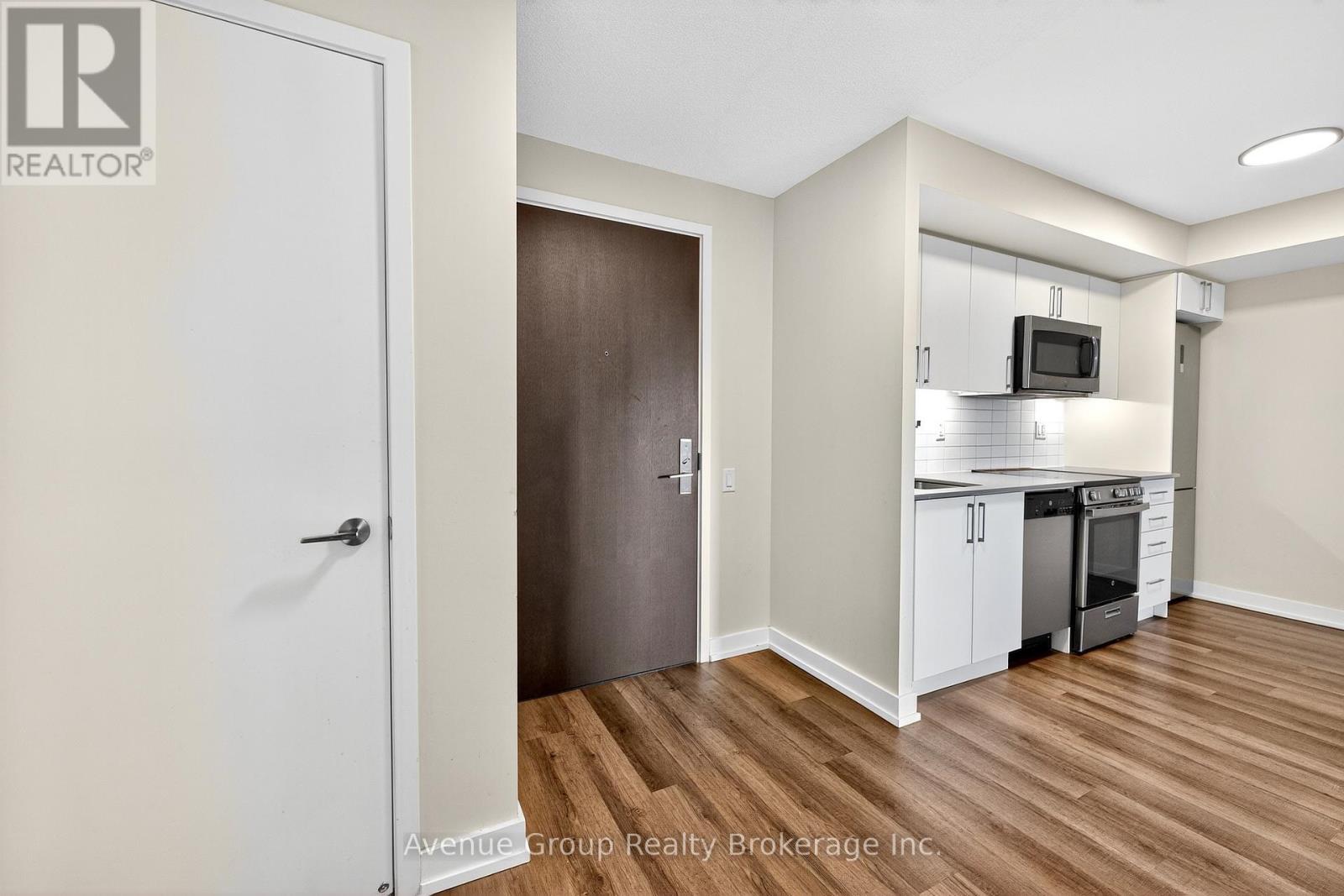 312 - 38 Monte Kwinter Court, Toronto, ON - Indoor Photo Showing Kitchen