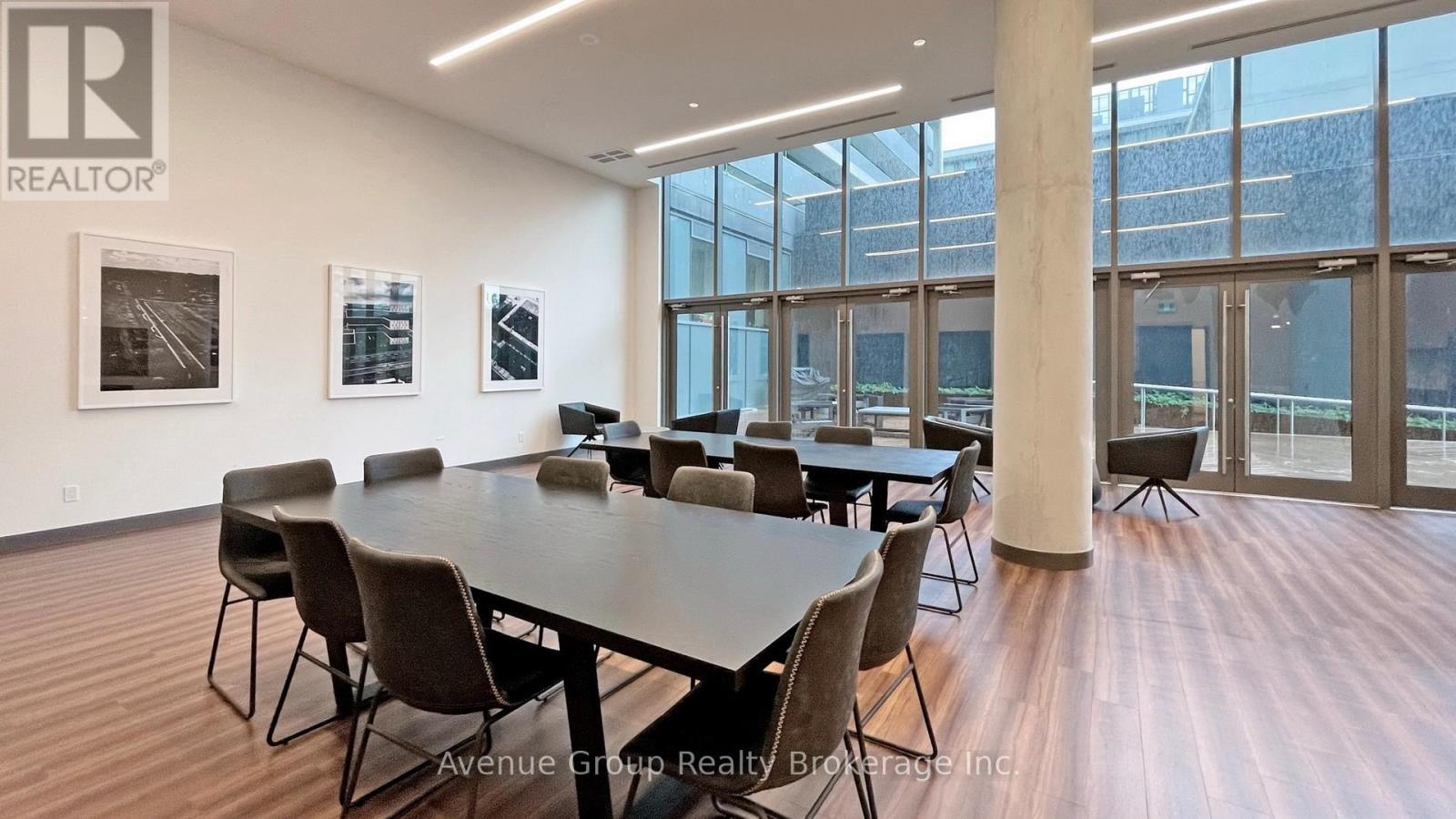 305 - 120 Varna Drive, Toronto, ON - Indoor Photo Showing Dining Room