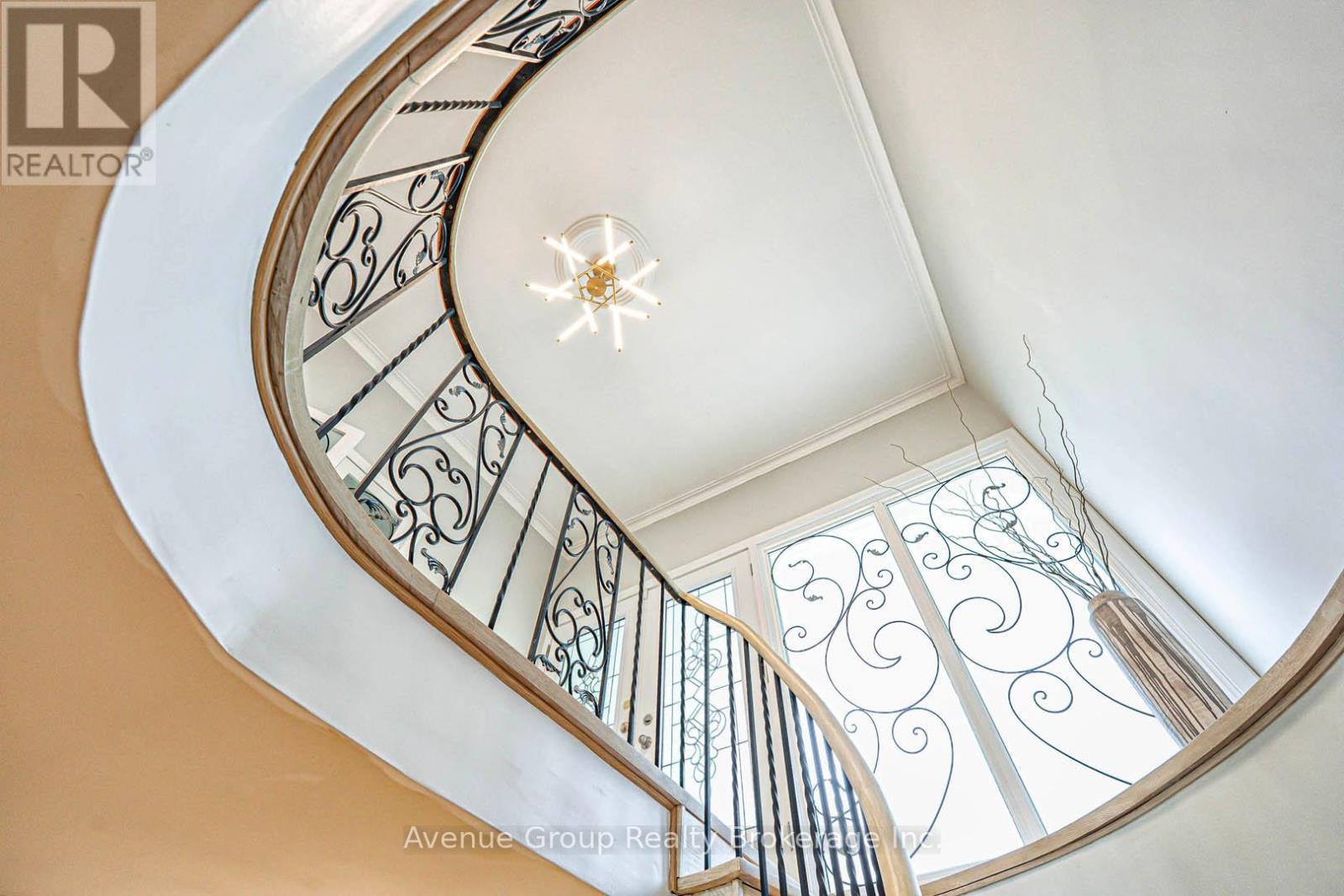 115 Alamosa Drive, Toronto, ON - Indoor Photo Showing Other Room