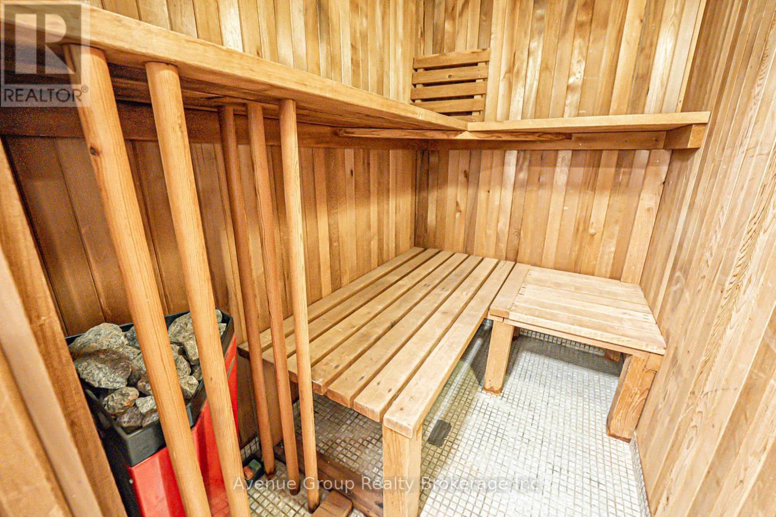 115 Alamosa Drive, Toronto, ON - Indoor Photo Showing Other Room