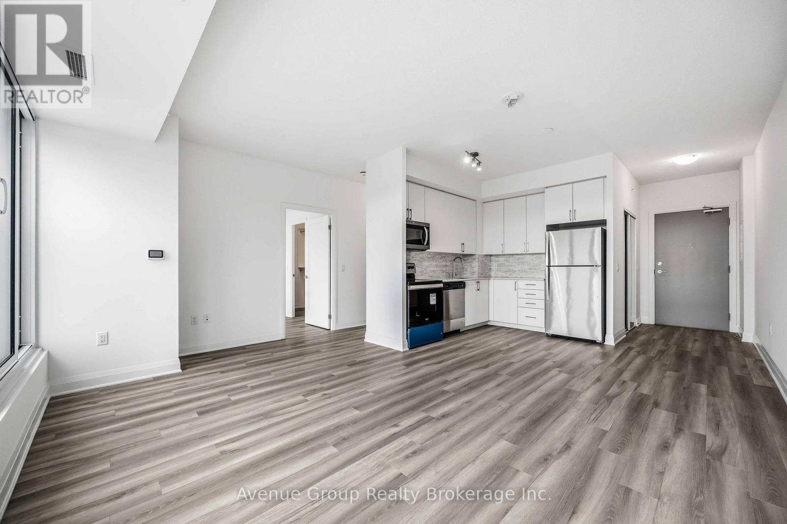 218 - 3220 Sheppard Avenue E, Toronto, ON - Indoor Photo Showing Kitchen