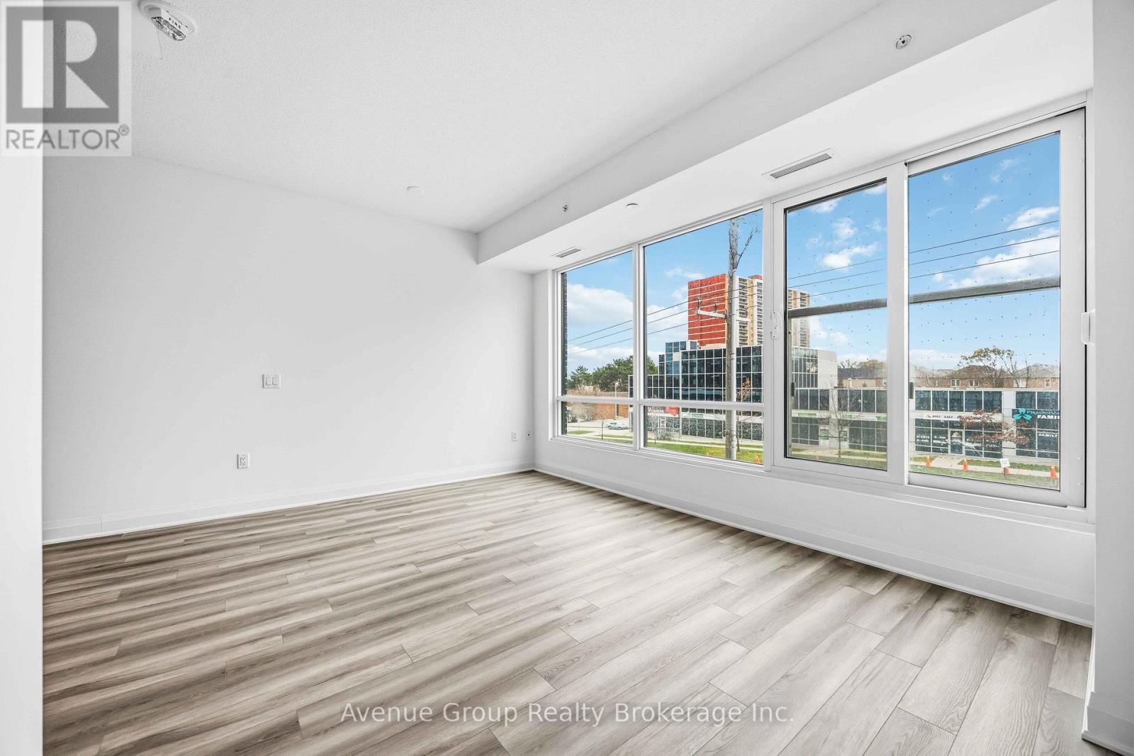 218 - 3220 Sheppard Avenue E, Toronto, ON - Indoor Photo Showing Other Room