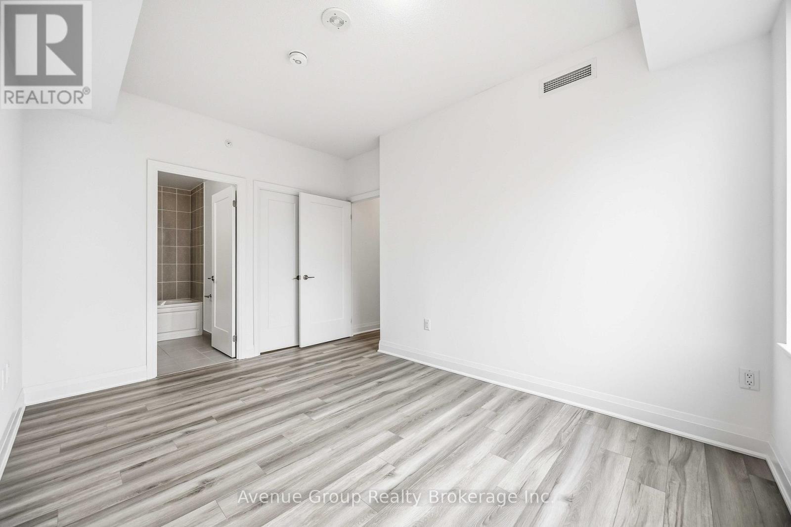 218 - 3220 Sheppard Avenue E, Toronto, ON - Indoor Photo Showing Other Room