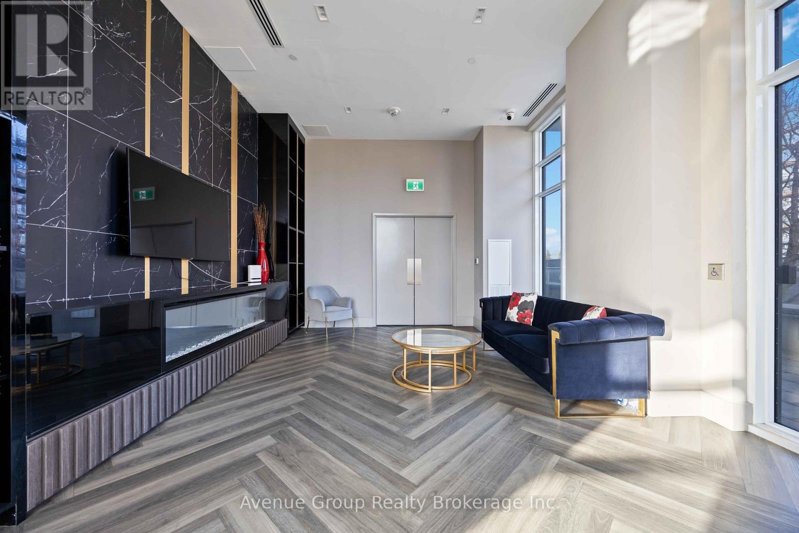 218 - 3220 Sheppard Avenue E, Toronto, ON - Indoor Photo Showing Other Room