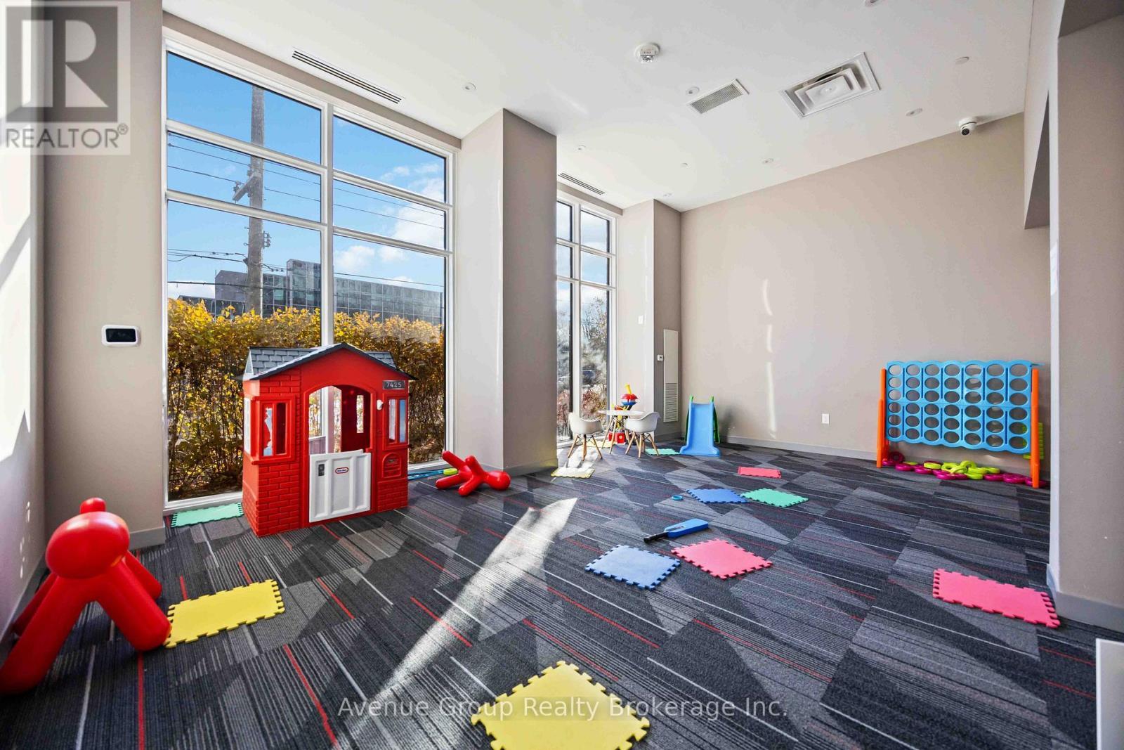 218 - 3220 Sheppard Avenue E, Toronto, ON - Indoor