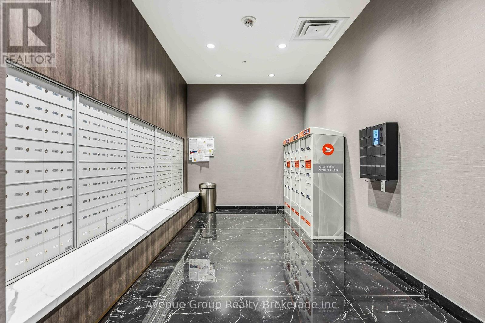 218 - 3220 Sheppard Avenue E, Toronto, ON - Indoor Photo Showing Other Room