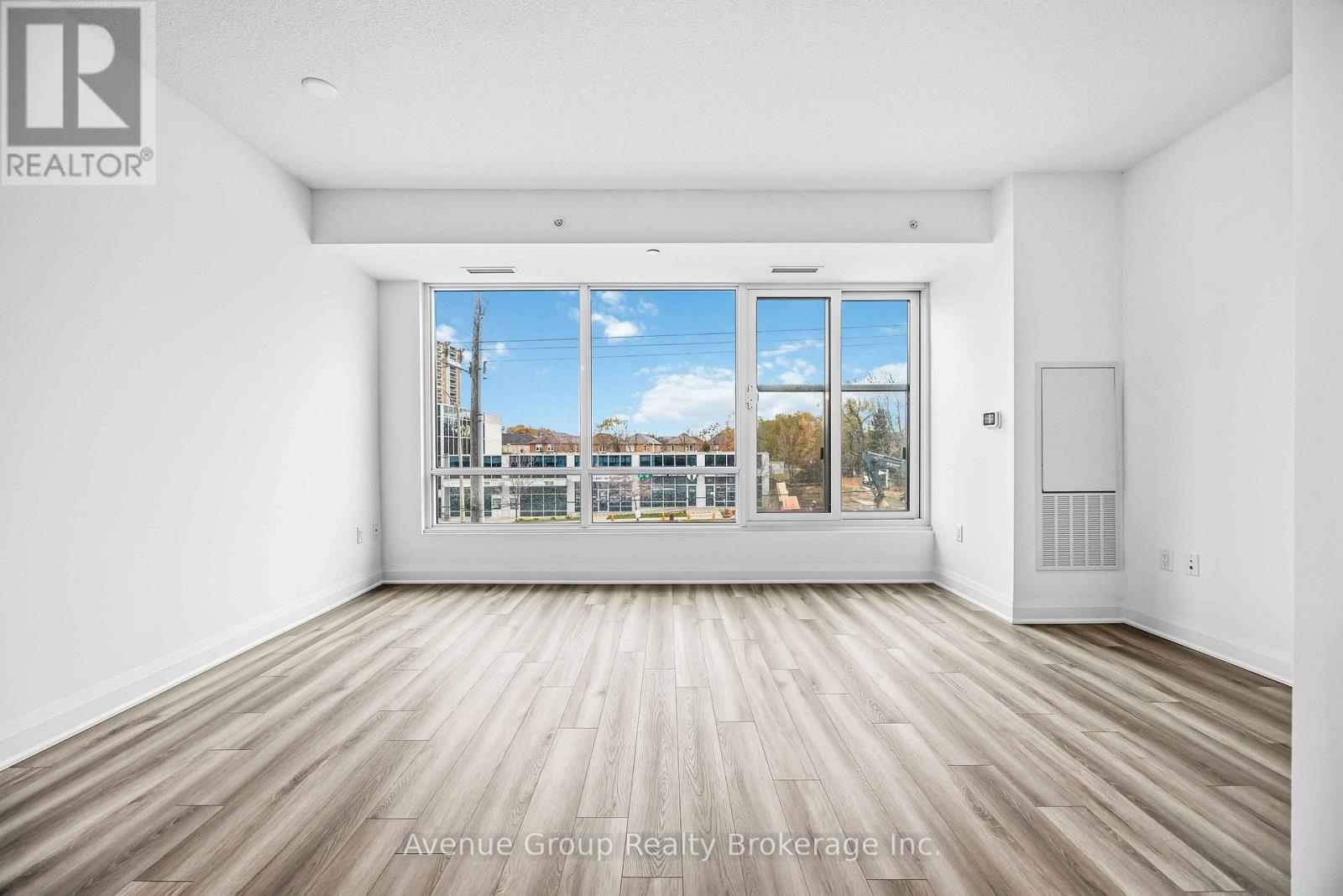 218 - 3220 Sheppard Avenue E, Toronto, ON - Indoor