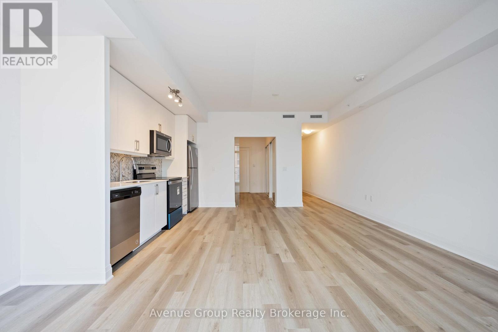 506 - 3220 Sheppard Avenue E, Toronto, ON - Indoor Photo Showing Kitchen