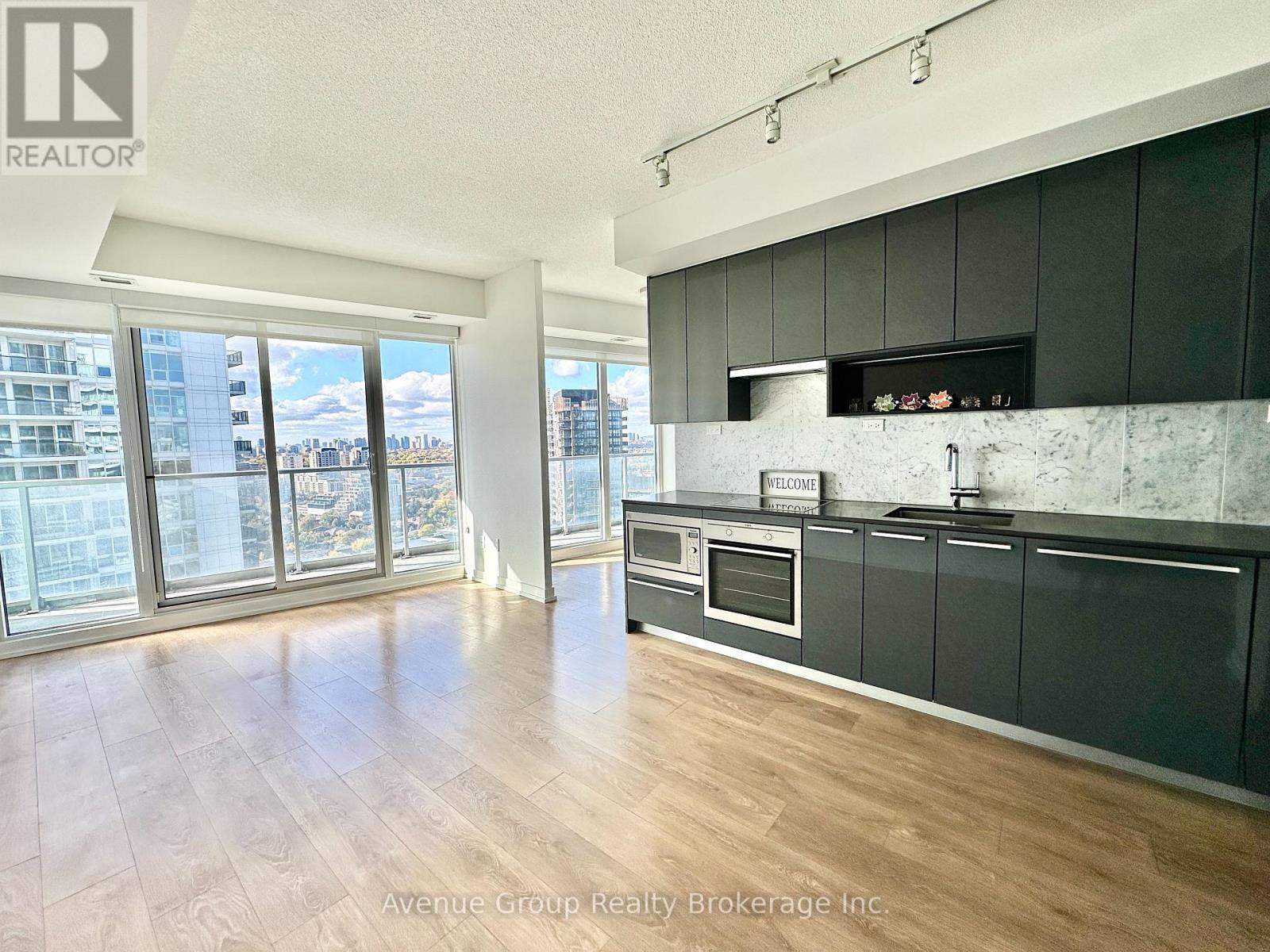 3502 - 115 Mcmahon Drive, Toronto, ON - Indoor Photo Showing Kitchen With Upgraded Kitchen