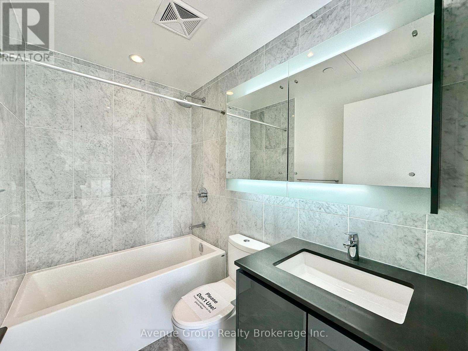 3502 - 115 Mcmahon Drive, Toronto, ON - Indoor Photo Showing Bathroom