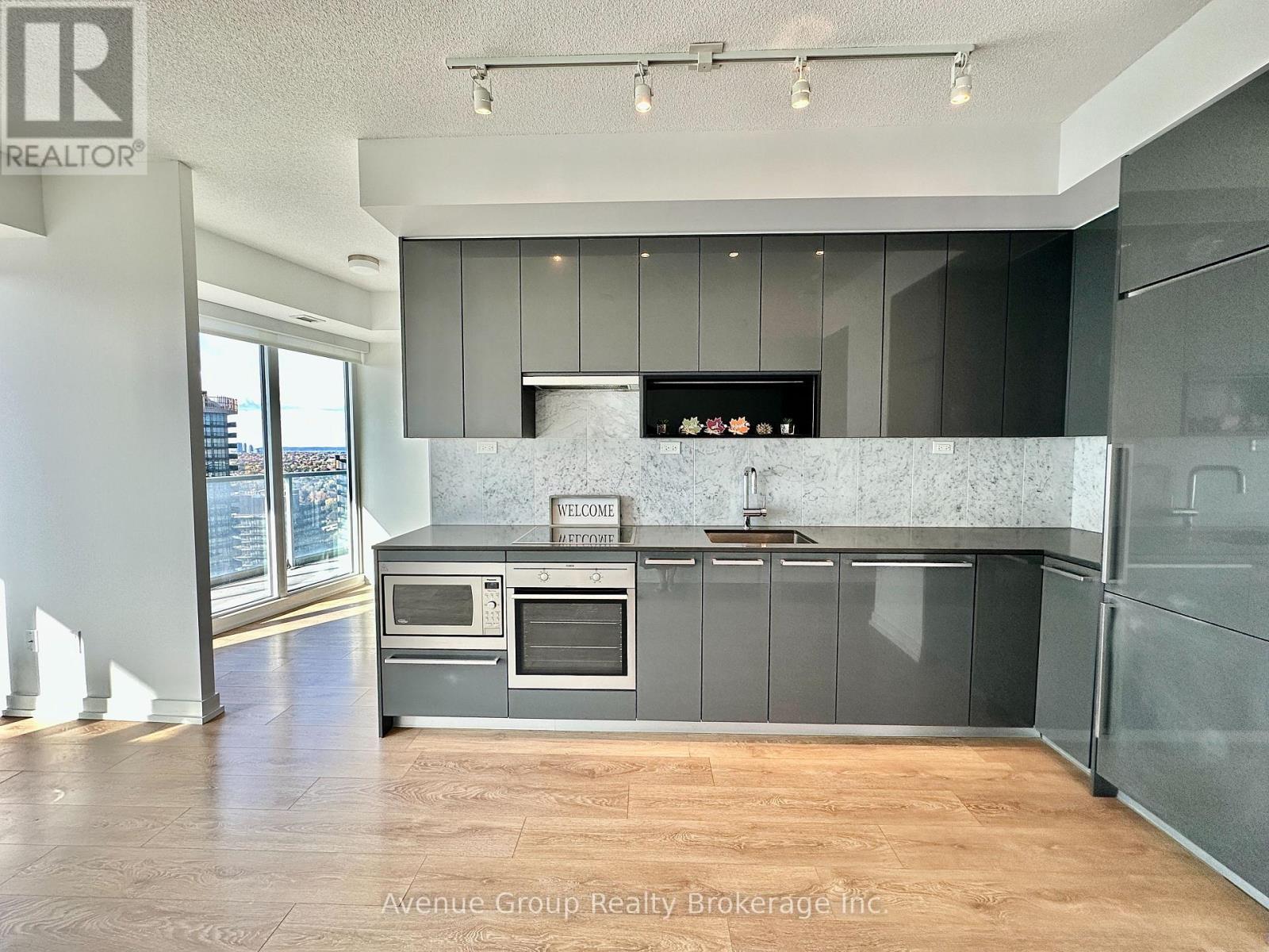 3502 - 115 Mcmahon Drive, Toronto, ON - Indoor Photo Showing Kitchen With Upgraded Kitchen