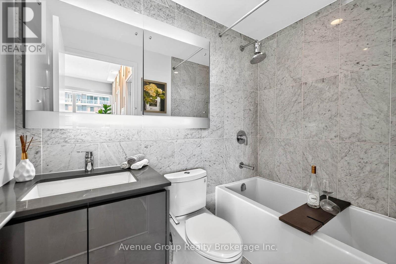 2805 - 115 Mcmahon Drive, Toronto, ON - Indoor Photo Showing Bathroom