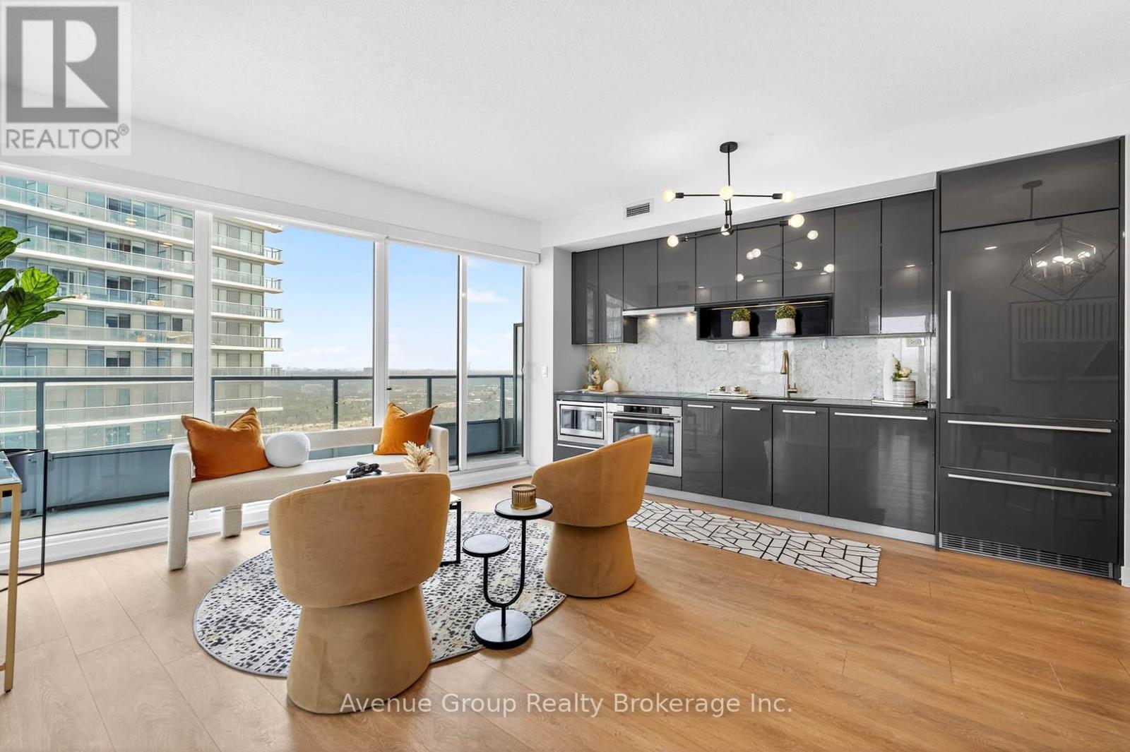 2805 - 115 Mcmahon Drive, Toronto, ON - Indoor Photo Showing Kitchen With Upgraded Kitchen