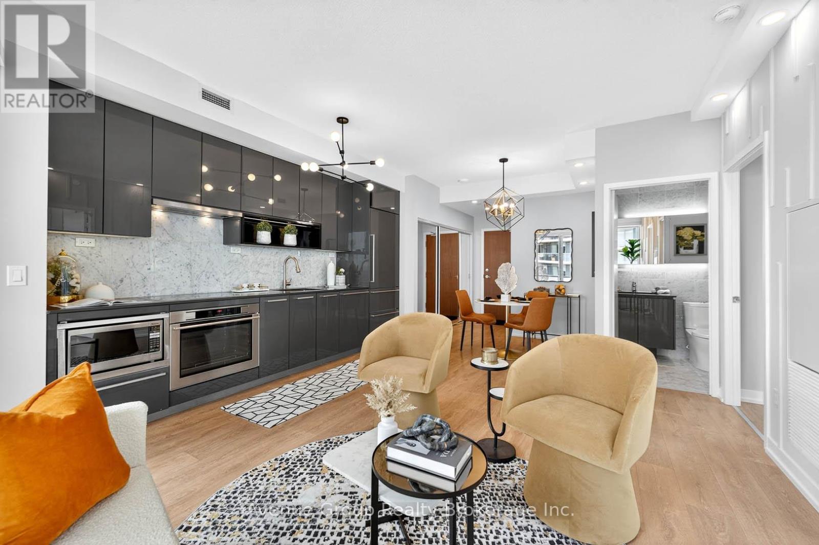 2805 - 115 Mcmahon Drive, Toronto, ON - Indoor Photo Showing Kitchen With Upgraded Kitchen