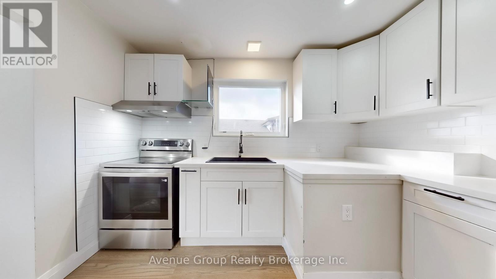 98 Topcliff Avenue, Toronto, ON - Indoor Photo Showing Kitchen