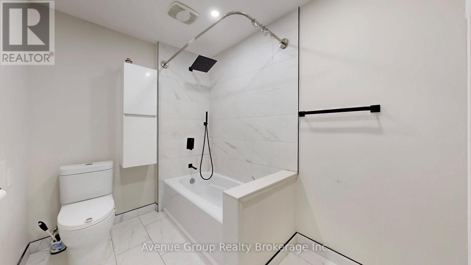 98 Topcliff Avenue, Toronto, ON - Indoor Photo Showing Bathroom