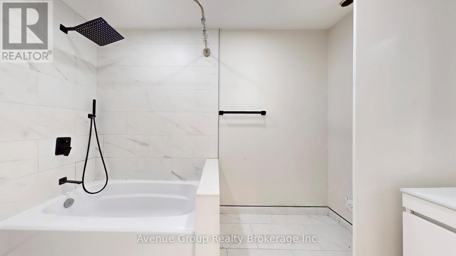 98 Topcliff Avenue, Toronto, ON - Indoor Photo Showing Bathroom