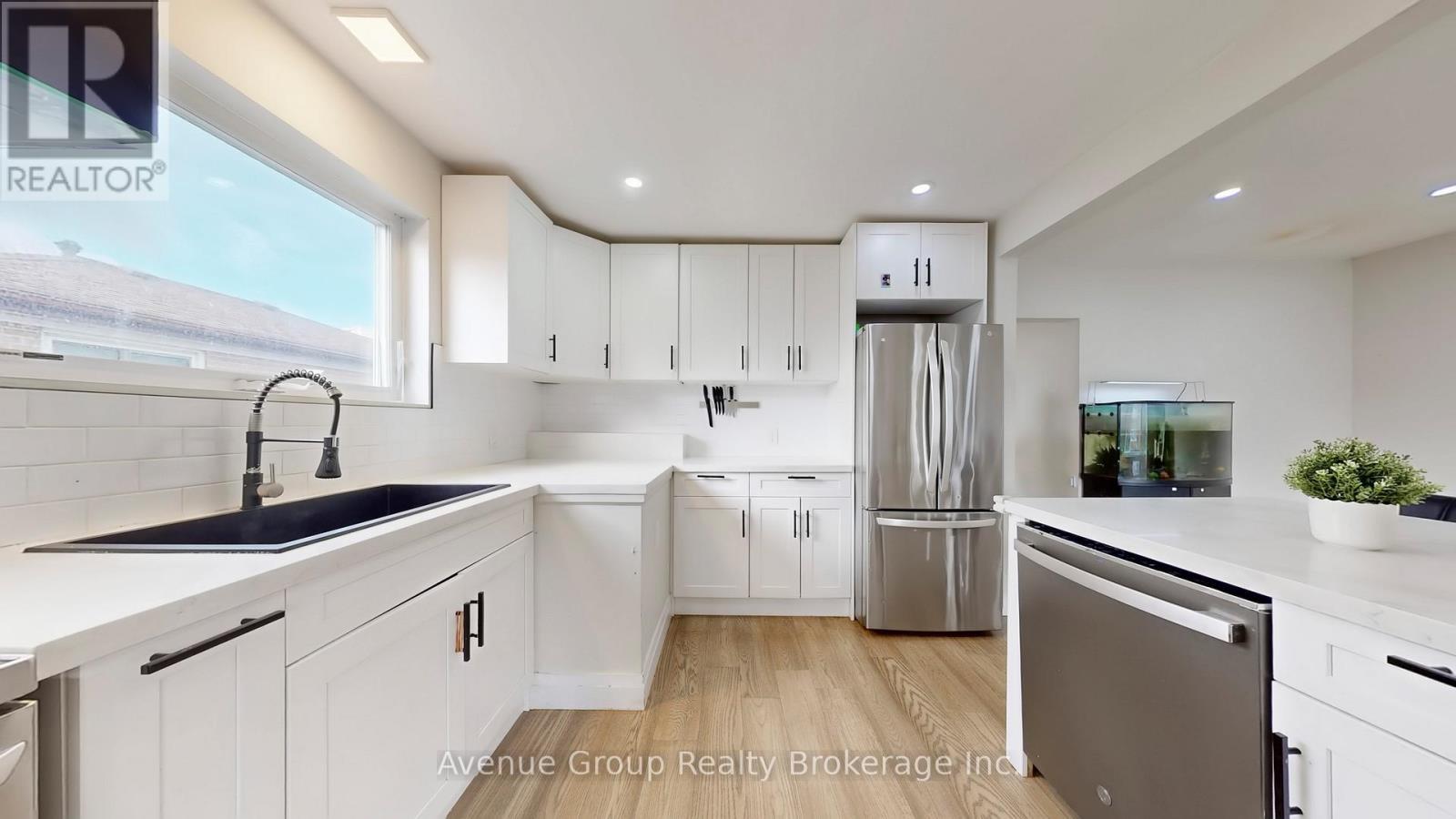 98 Topcliff Avenue, Toronto, ON - Indoor Photo Showing Kitchen With Double Sink