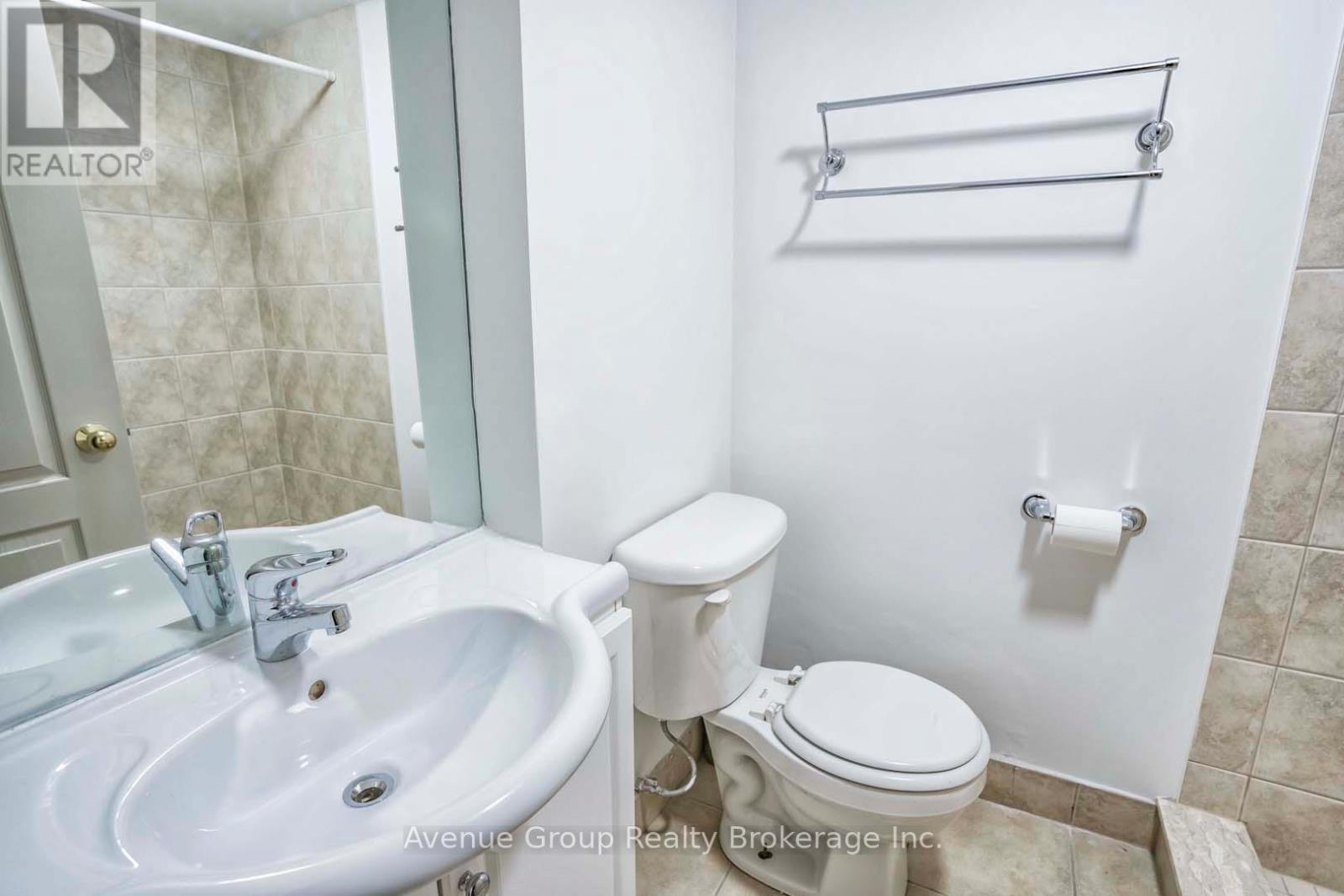 Lower - 38 Hopperton Drive, Toronto, ON - Indoor Photo Showing Bathroom