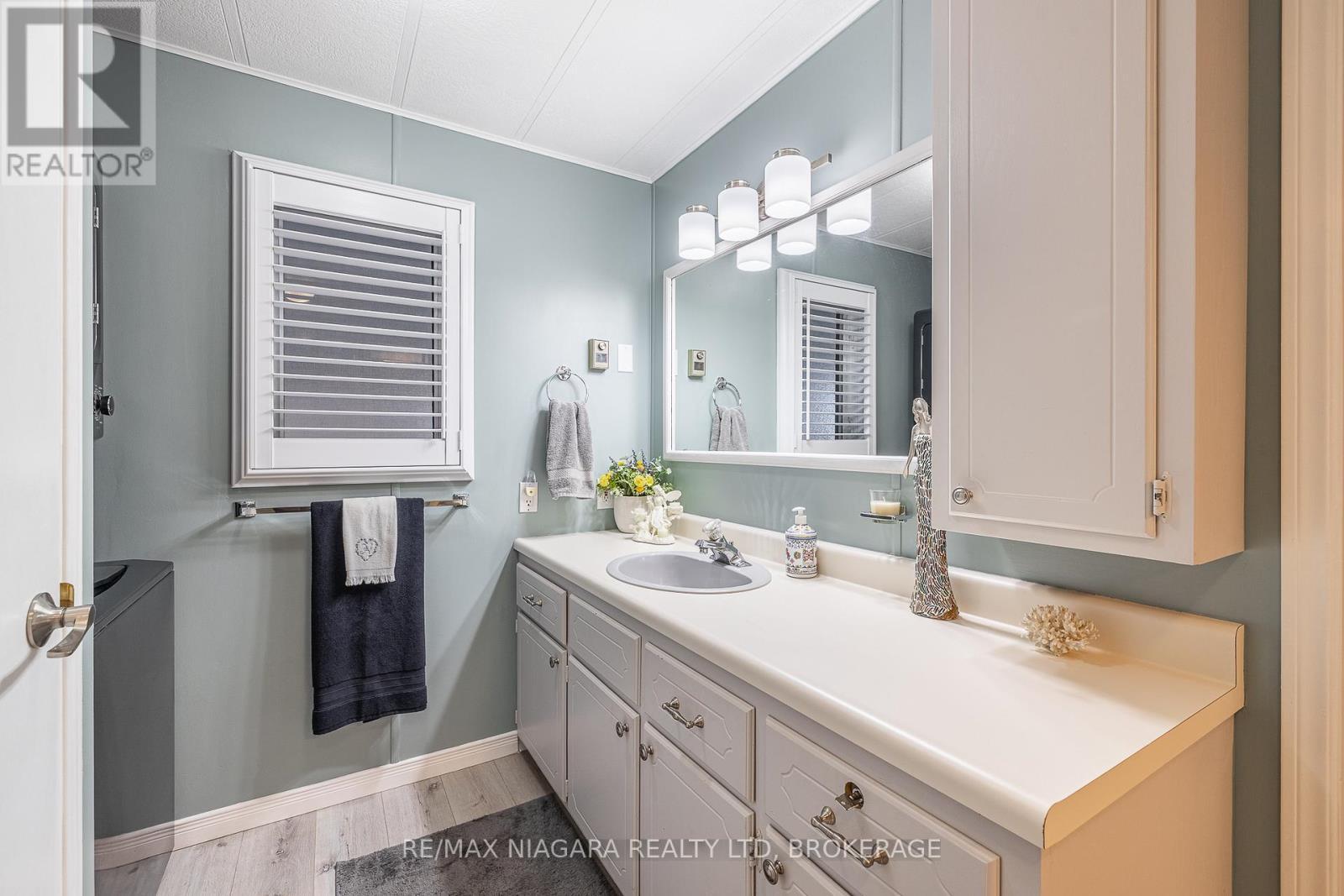 194 - 3033 Townline Road, Fort Erie (Black Creek), ON - Indoor Photo Showing Bathroom