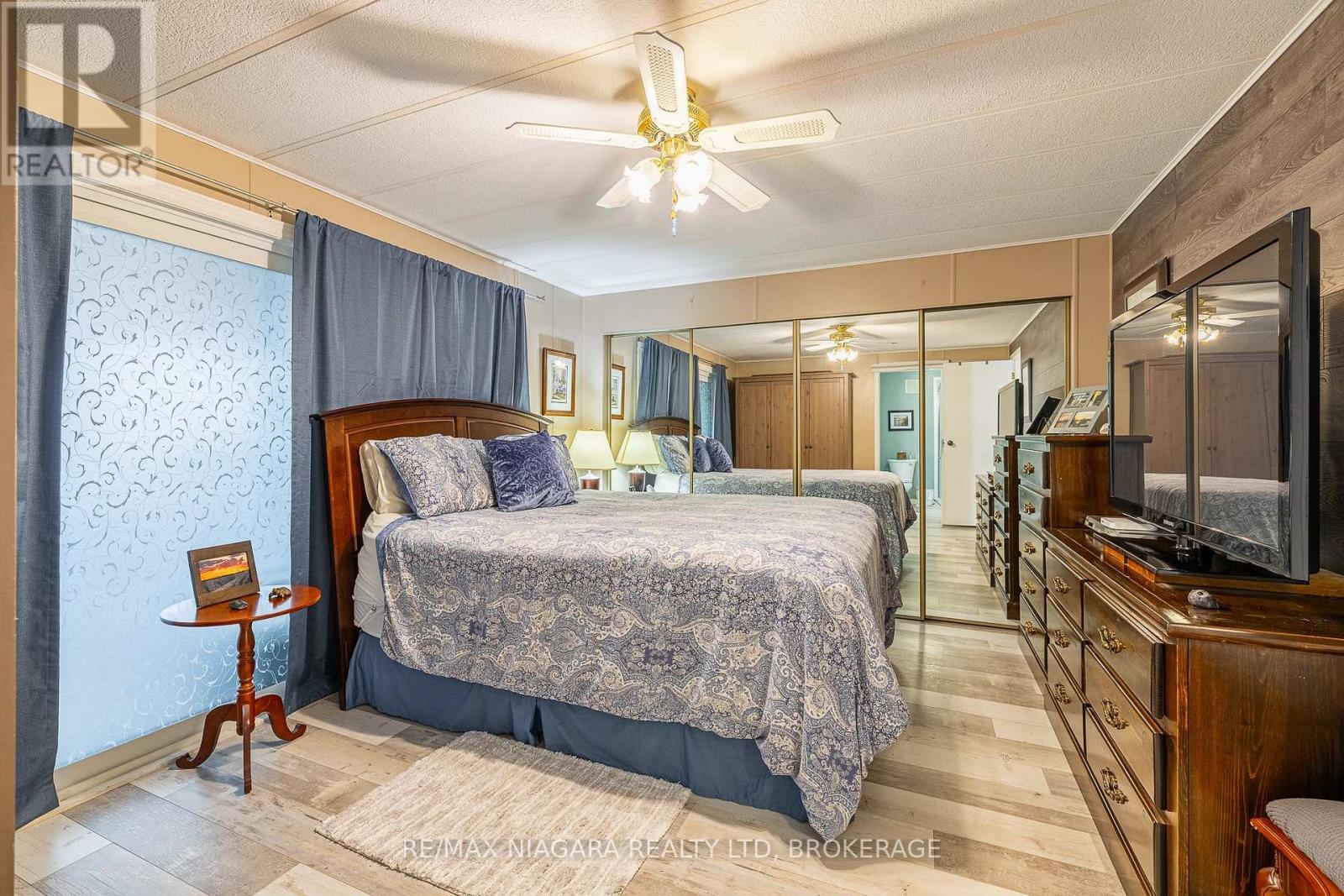 194 - 3033 Townline Road, Fort Erie (Black Creek), ON - Indoor Photo Showing Bedroom