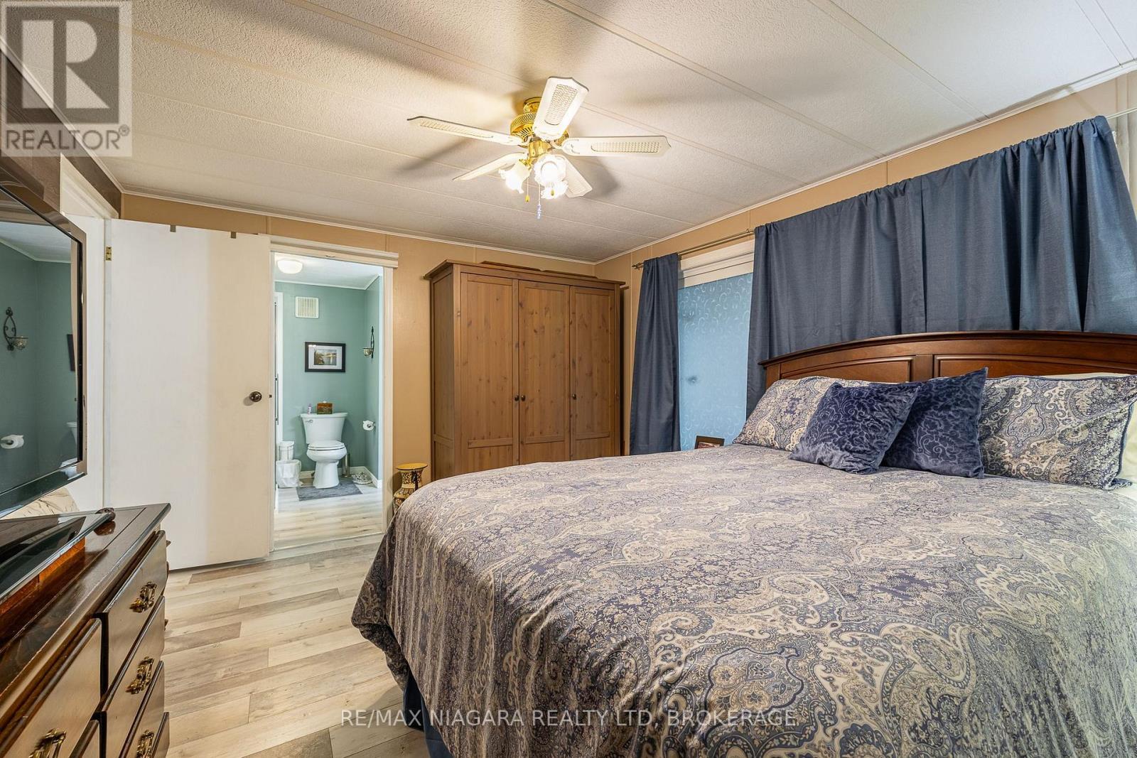 194 - 3033 Townline Road, Fort Erie (Black Creek), ON - Indoor Photo Showing Bedroom