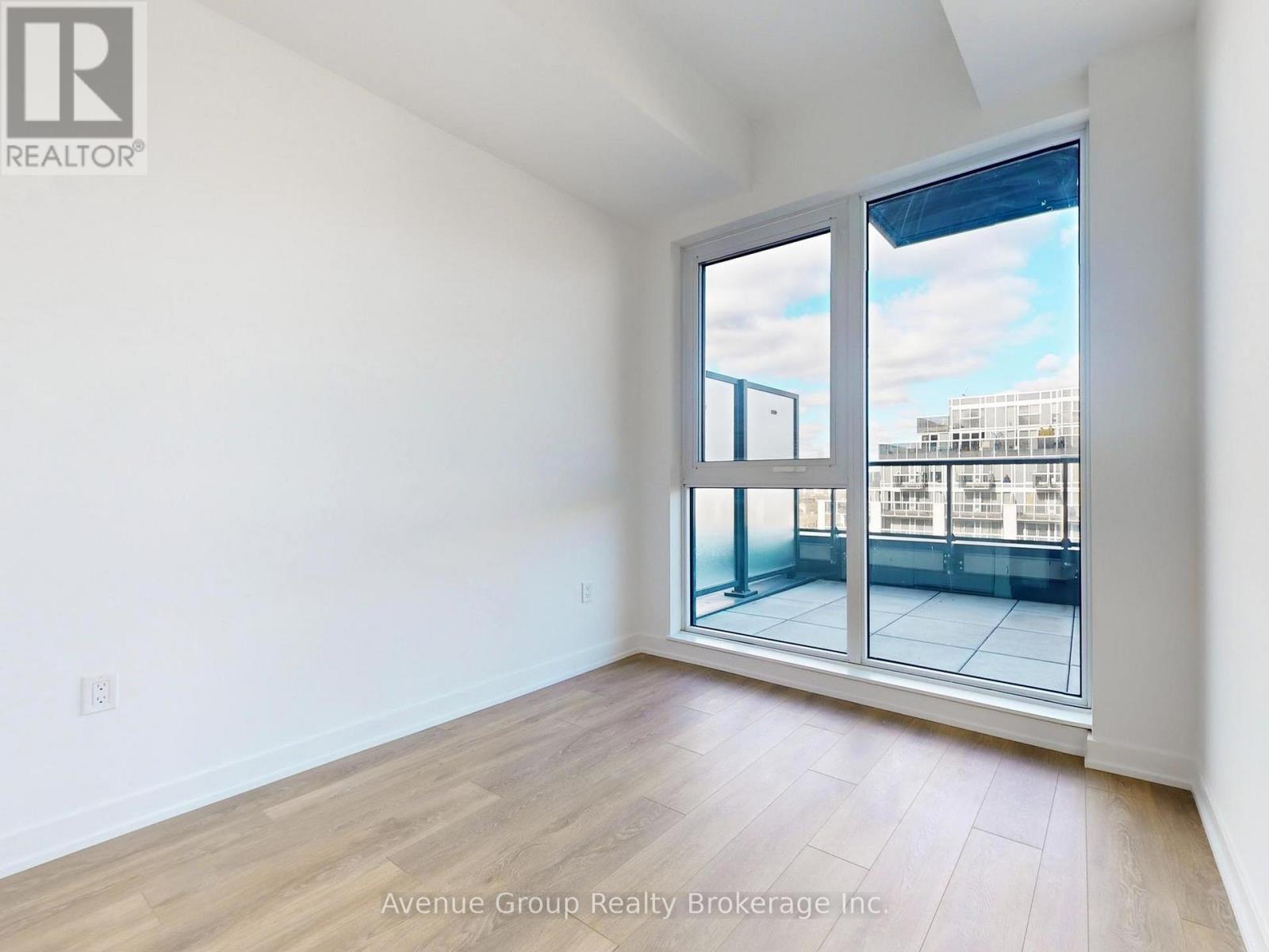 620 - 1037 The Queensway, Toronto, ON - Indoor Photo Showing Other Room