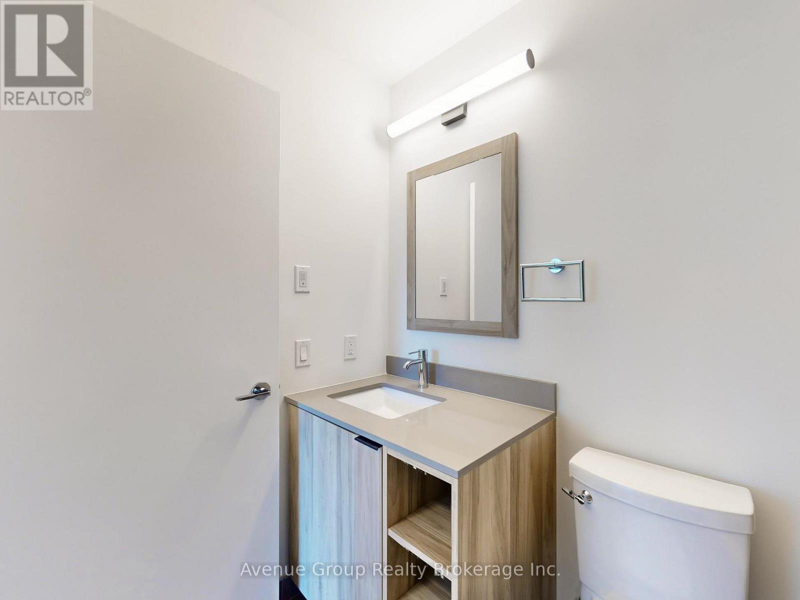 620 - 1037 The Queensway, Toronto, ON - Indoor Photo Showing Bathroom