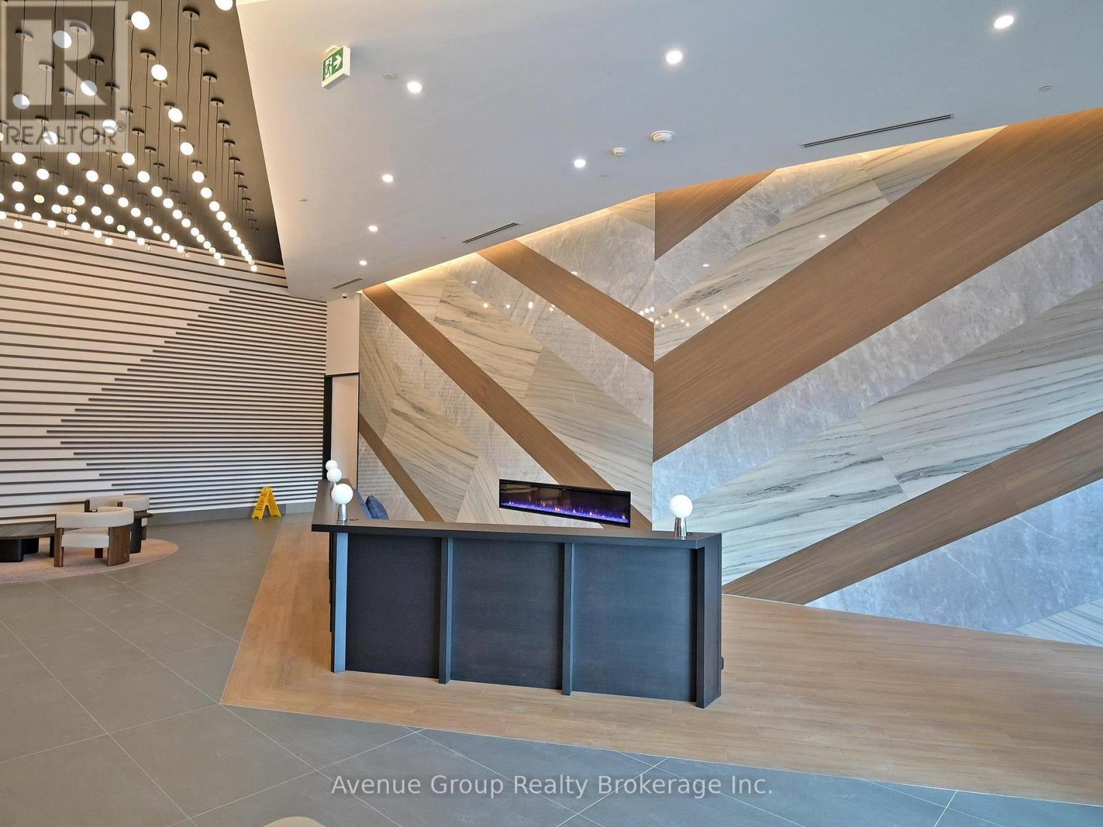 620 - 1037 The Queensway, Toronto, ON - Indoor Photo Showing Other Room