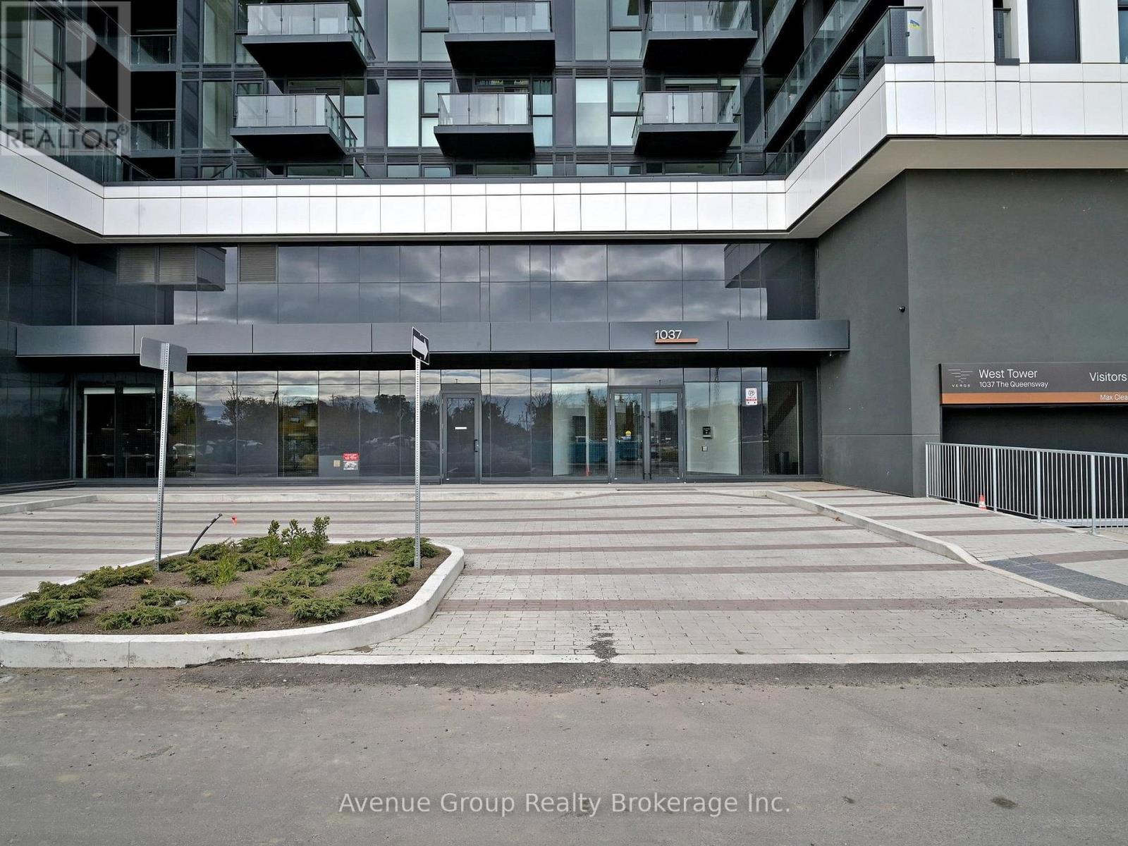 620 - 1037 The Queensway, Toronto, ON - Outdoor