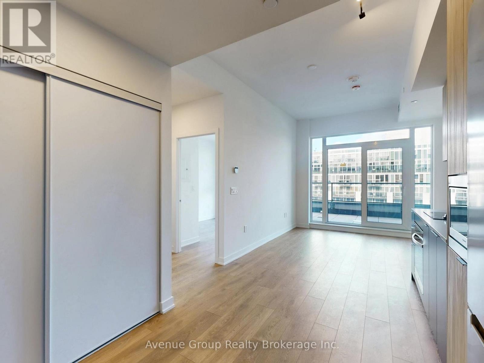 620 - 1037 The Queensway, Toronto, ON - Indoor Photo Showing Other Room