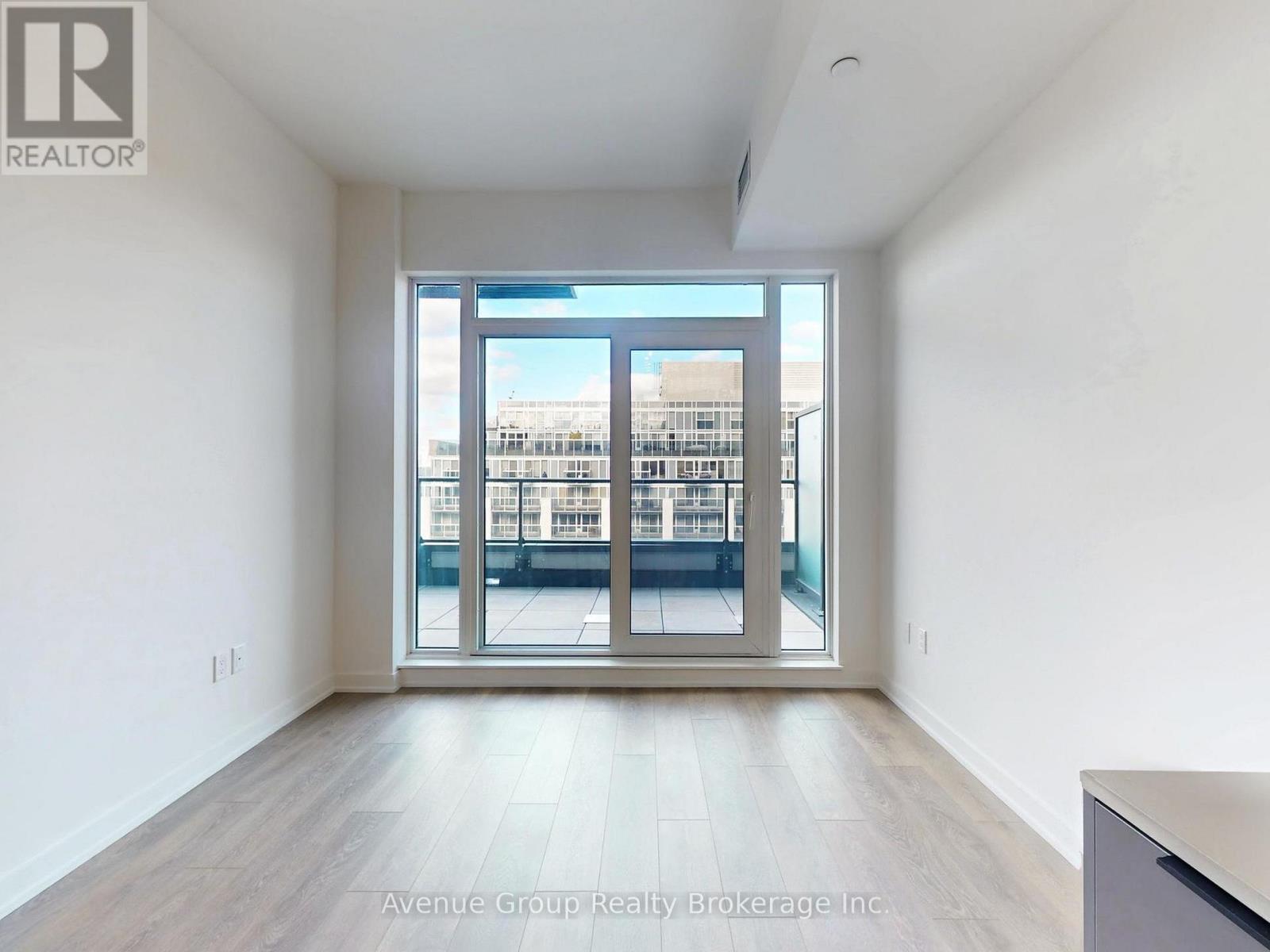 620 - 1037 The Queensway, Toronto, ON - Indoor Photo Showing Other Room