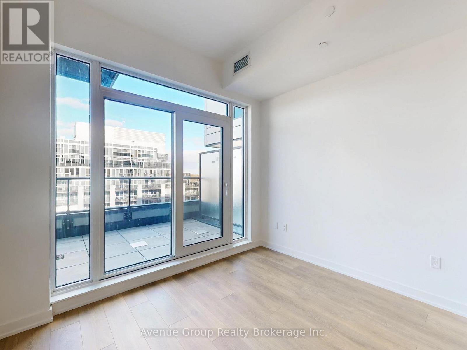 620 - 1037 The Queensway, Toronto, ON - Indoor Photo Showing Other Room