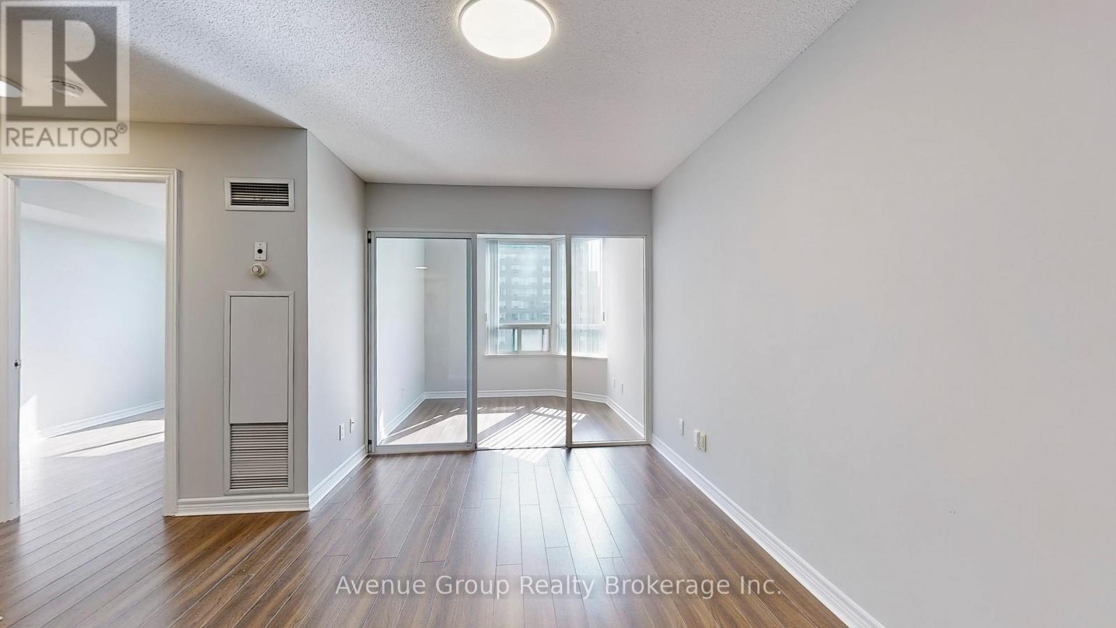 1527 - 68 Corporate Drive, Toronto, ON - Indoor Photo Showing Other Room