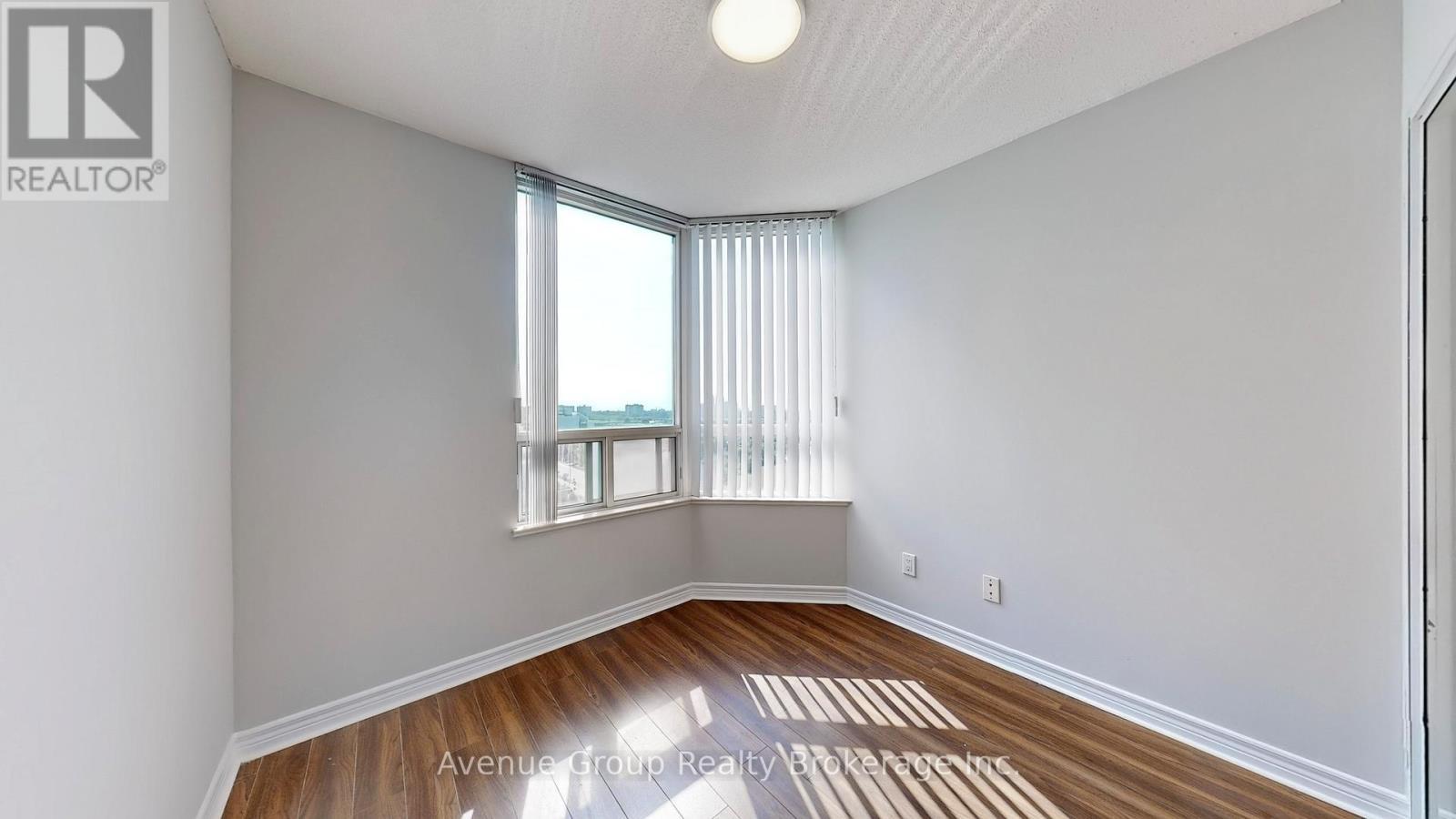 1527 - 68 Corporate Drive, Toronto, ON - Indoor Photo Showing Other Room