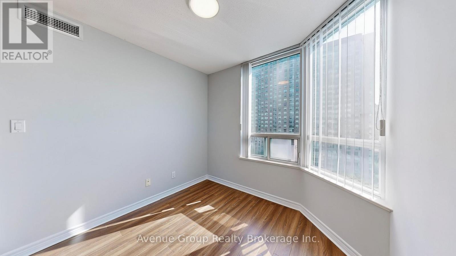 1527 - 68 Corporate Drive, Toronto, ON - Indoor Photo Showing Other Room