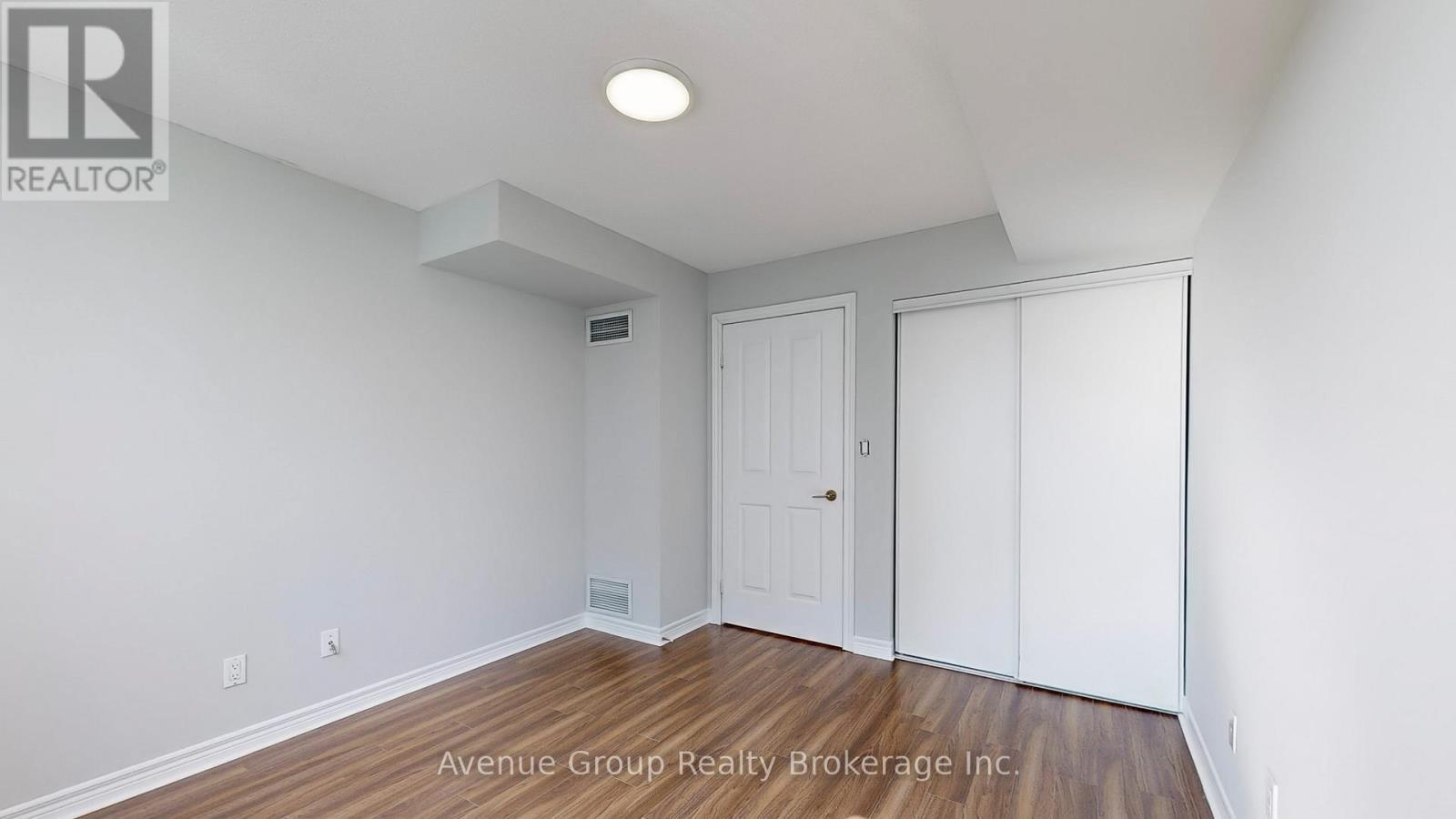 1527 - 68 Corporate Drive, Toronto, ON - Indoor Photo Showing Other Room