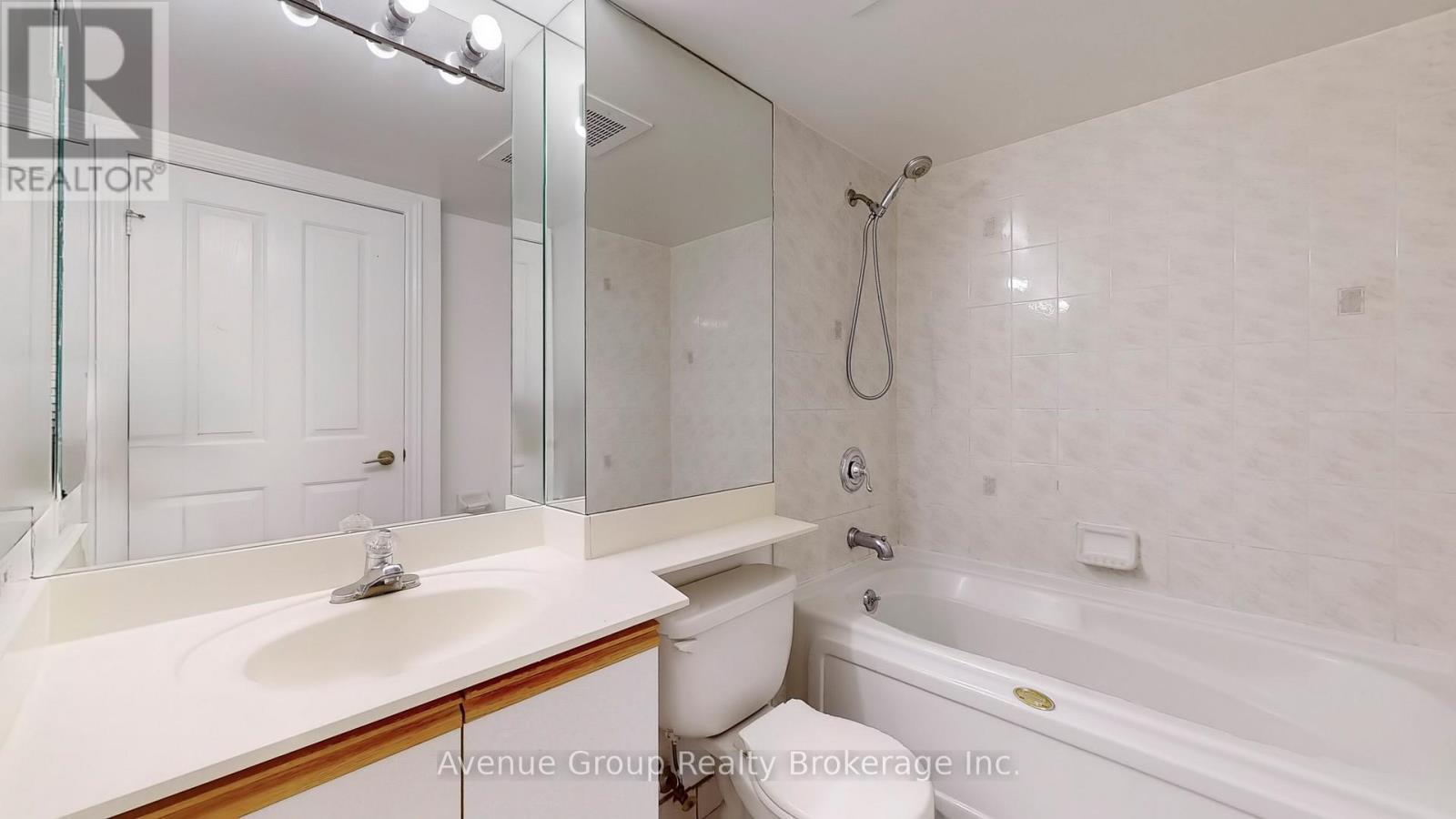 1527 - 68 Corporate Drive, Toronto, ON - Indoor Photo Showing Bathroom