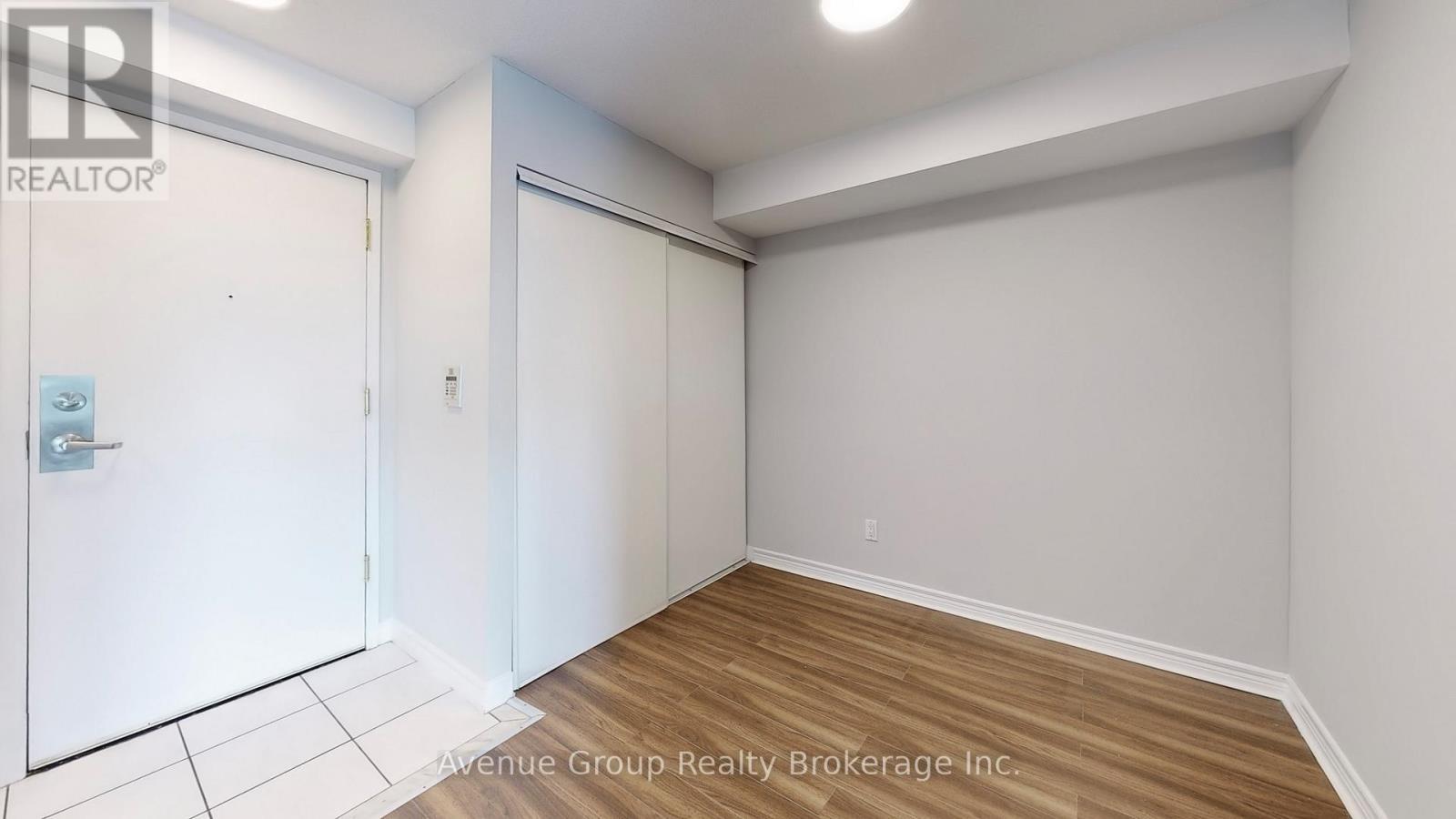 1527 - 68 Corporate Drive, Toronto, ON - Indoor Photo Showing Other Room