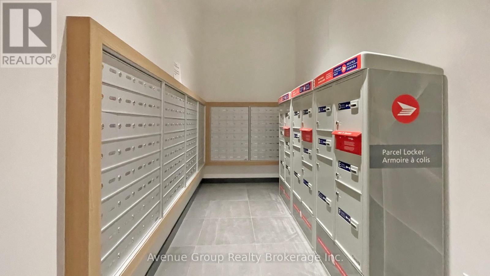 305 - 120 Varna Drive, Toronto, ON - Indoor Photo Showing Other Room