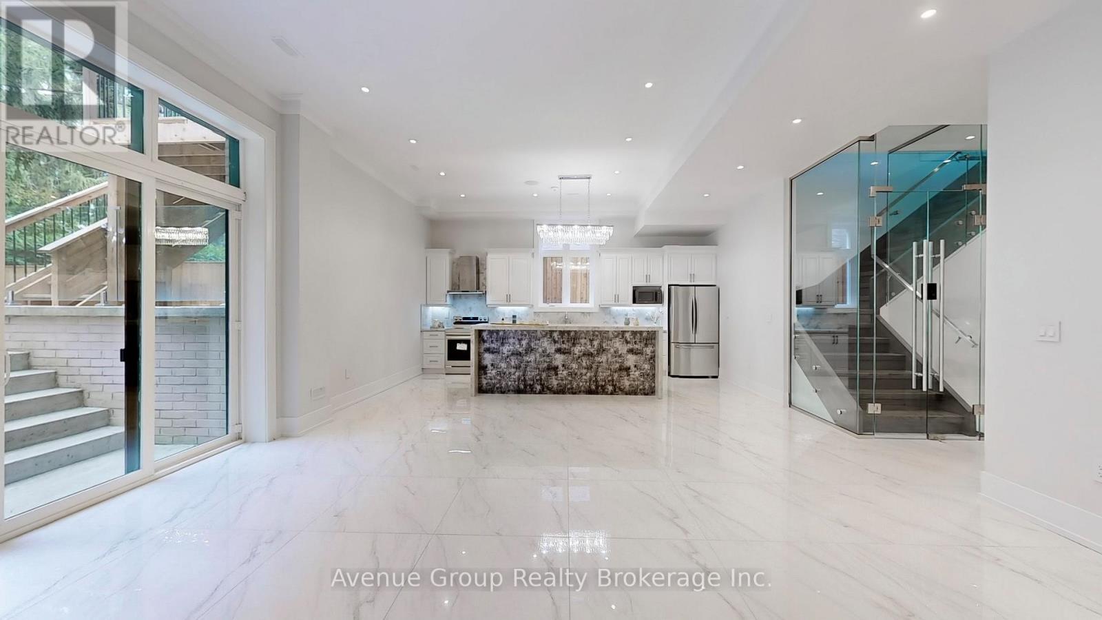 93 Tamworth Road, Toronto, ON - Indoor Photo Showing Other Room