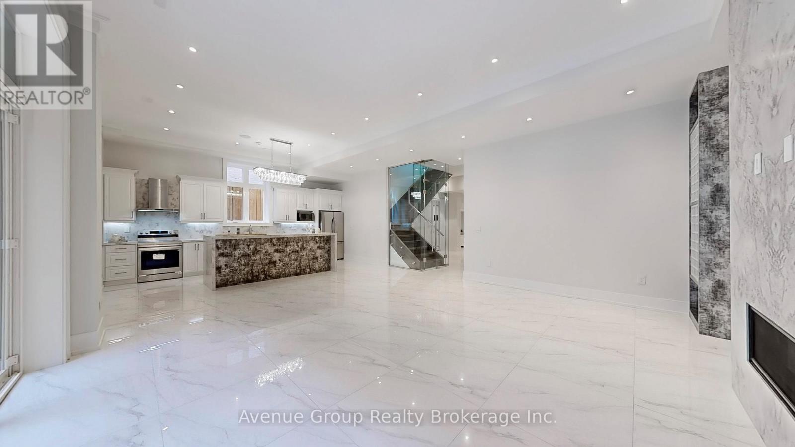 93 Tamworth Road, Toronto, ON - Indoor Photo Showing Other Room