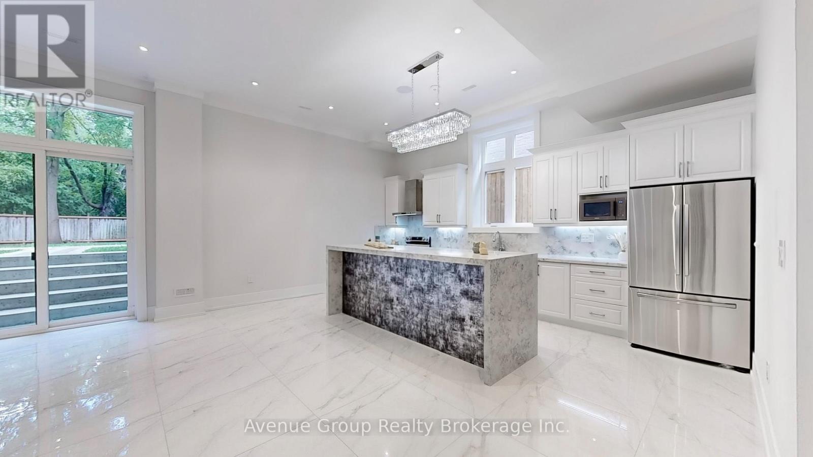 93 Tamworth Road, Toronto, ON - Indoor Photo Showing Kitchen