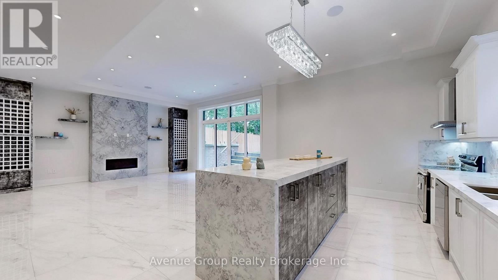 93 Tamworth Road, Toronto, ON - Indoor Photo Showing Kitchen